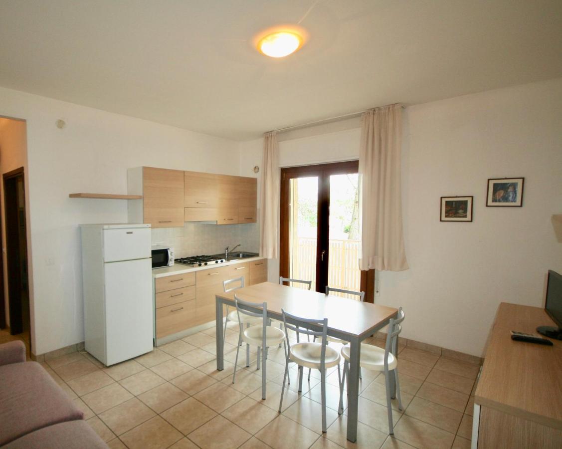 Ba- Tintoretto Apartments - Lignano Sabbiadoro Eksteriør billede