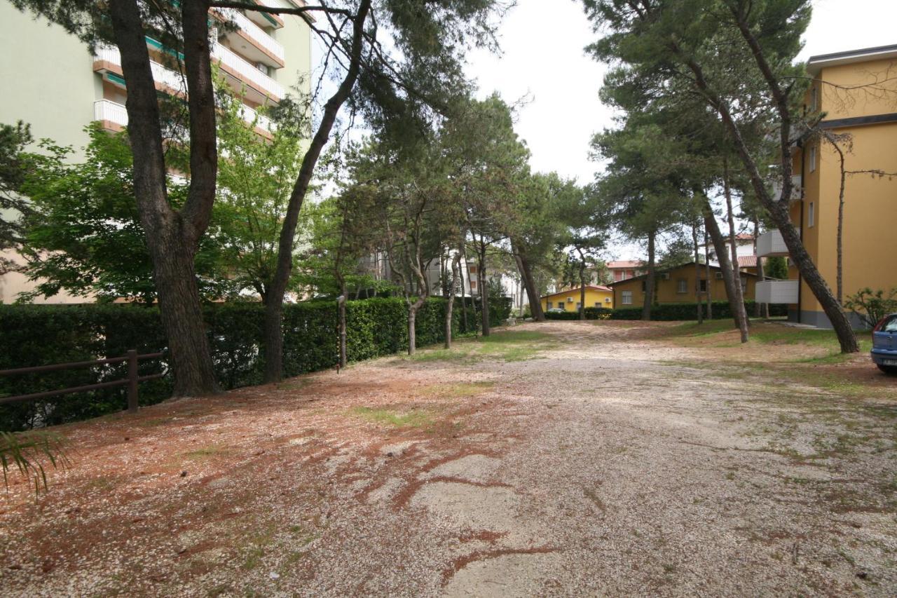 Ba- Tintoretto Apartments - Lignano Sabbiadoro Eksteriør billede