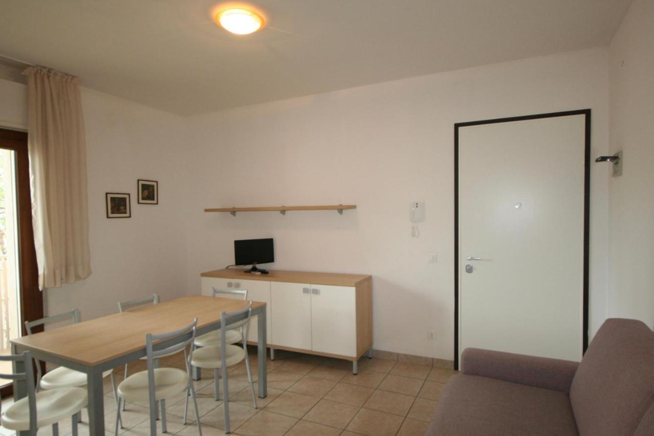 Ba- Tintoretto Apartments - Lignano Sabbiadoro Eksteriør billede