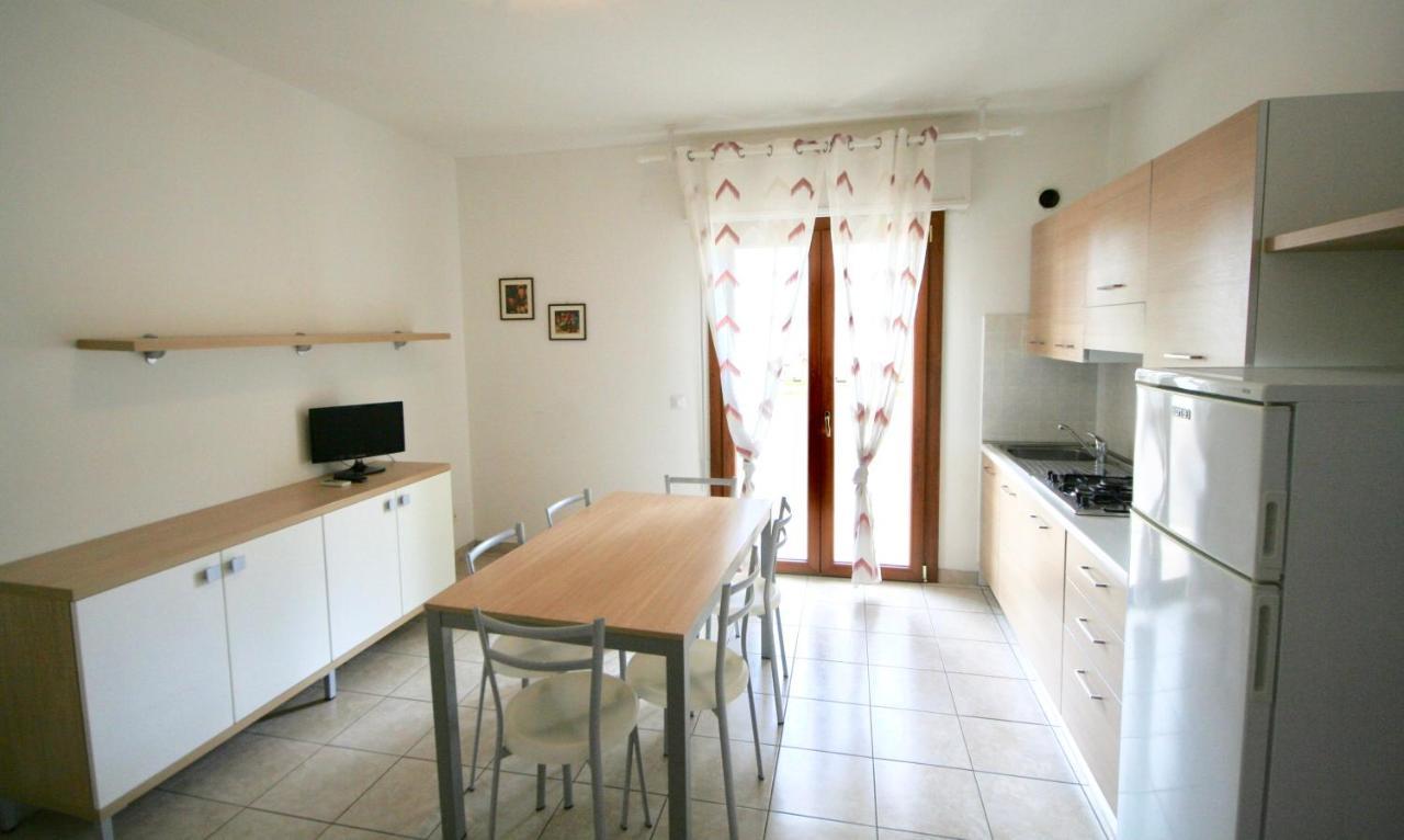 Ba- Tintoretto Apartments - Lignano Sabbiadoro Eksteriør billede